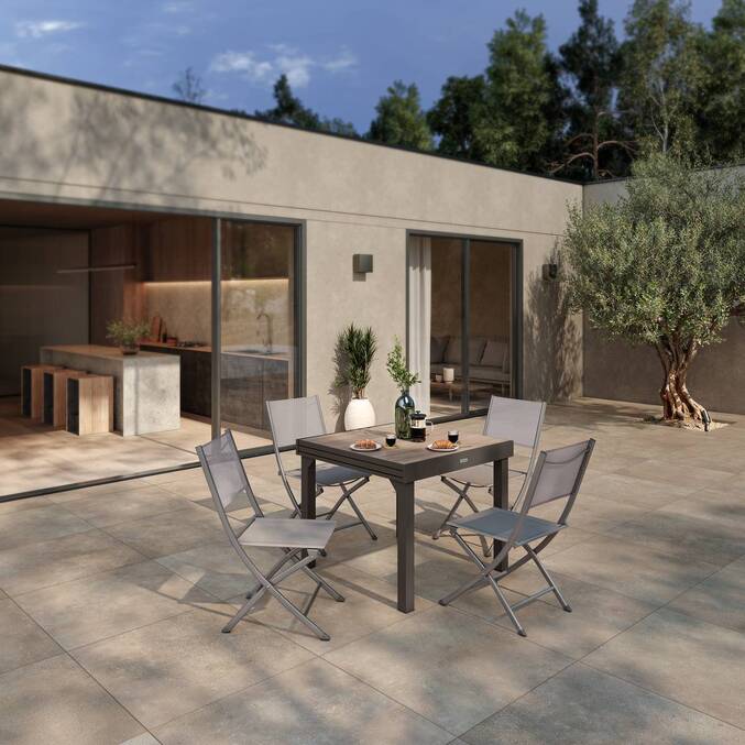 4er-Set klappbare Gartenstühle MODULA Haselnuss / Tonka Epoxidharzbeschichteter Stahl, Texaline Haselnuss / Tonka