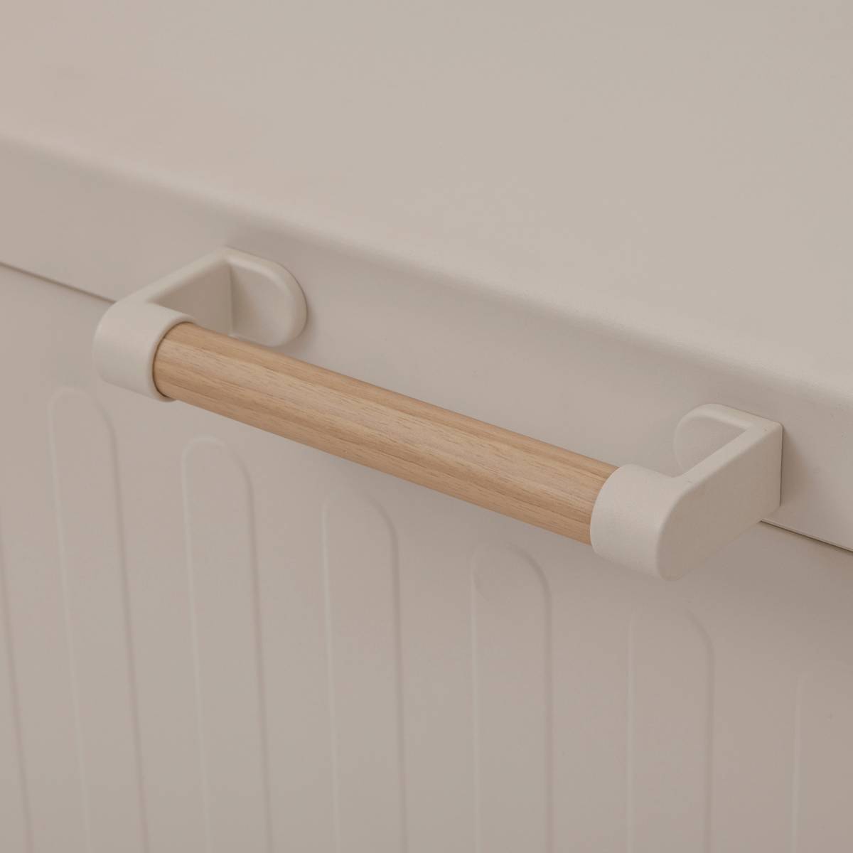 Aufbewahrungstruhe EDENIO Ton 670 L - Verzinkter Stahl, Epoxidharzbeschichtetes Aluminium Lehm