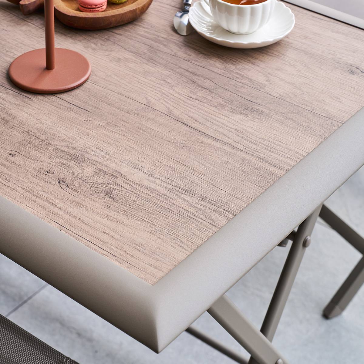 Rechteckiger klappbarer Gartentisch AZUA Trüffel / Kaffee 4 Plätze - Epoxy-beschichtetes Aluminium, Glas Trüffel / Kaffee