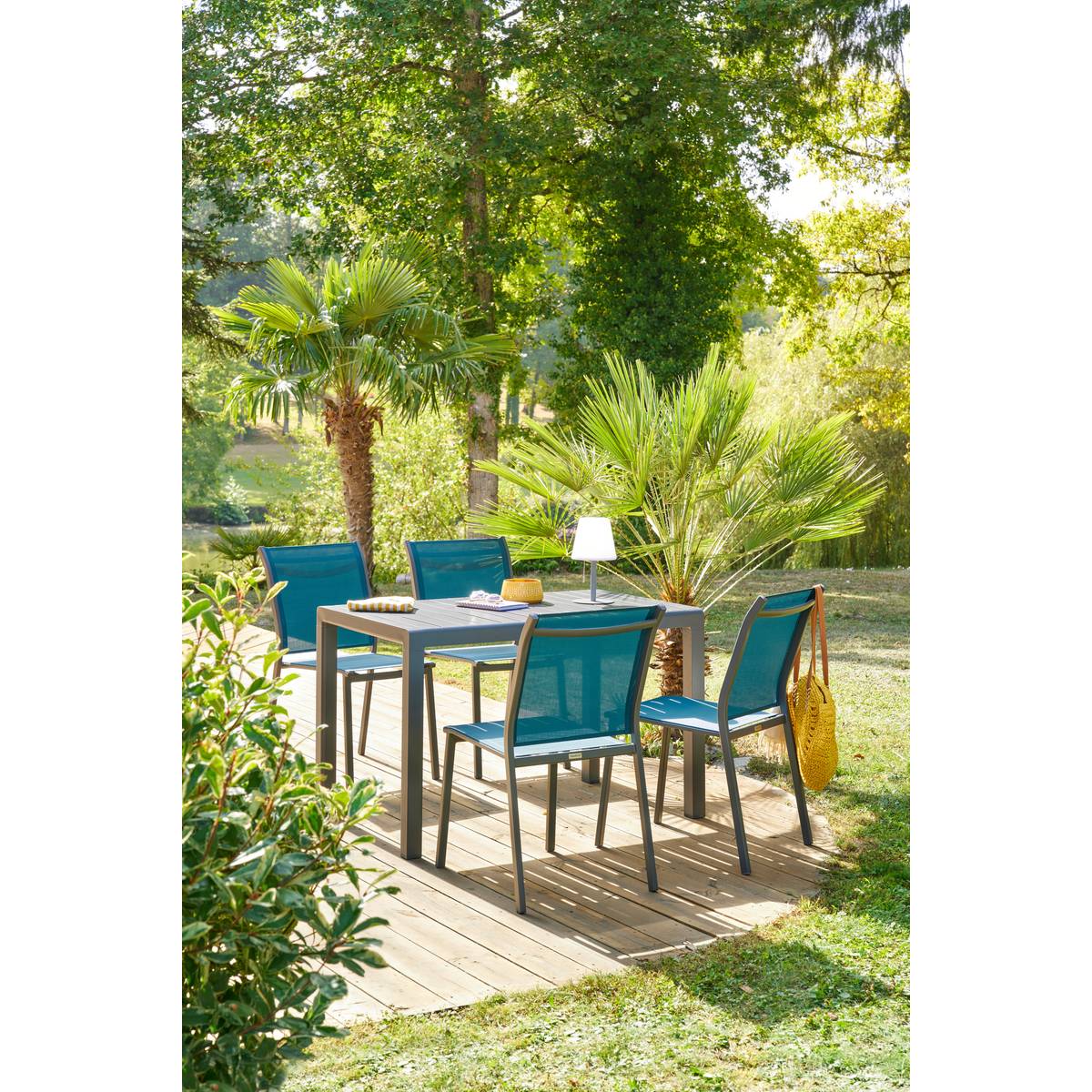 Stackable garden chair ESSENTIA Teal blue / Graphite Epoxy-treated aluminum, Texaline Duck blue / Graphite
