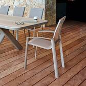 Silla de jardín con reposabrazos AXANT Dátil / Café Aluminio tratado con epoxi, Texaline Dátil / Café