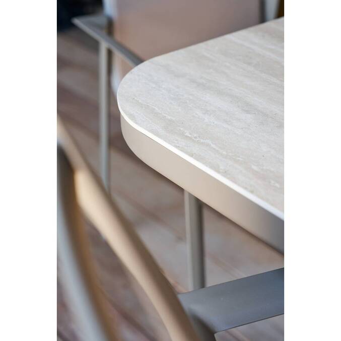 Silla de jardín con reposabrazos AXANT Dátil / Café Aluminio tratado con epoxi, Texaline Dátil / Café