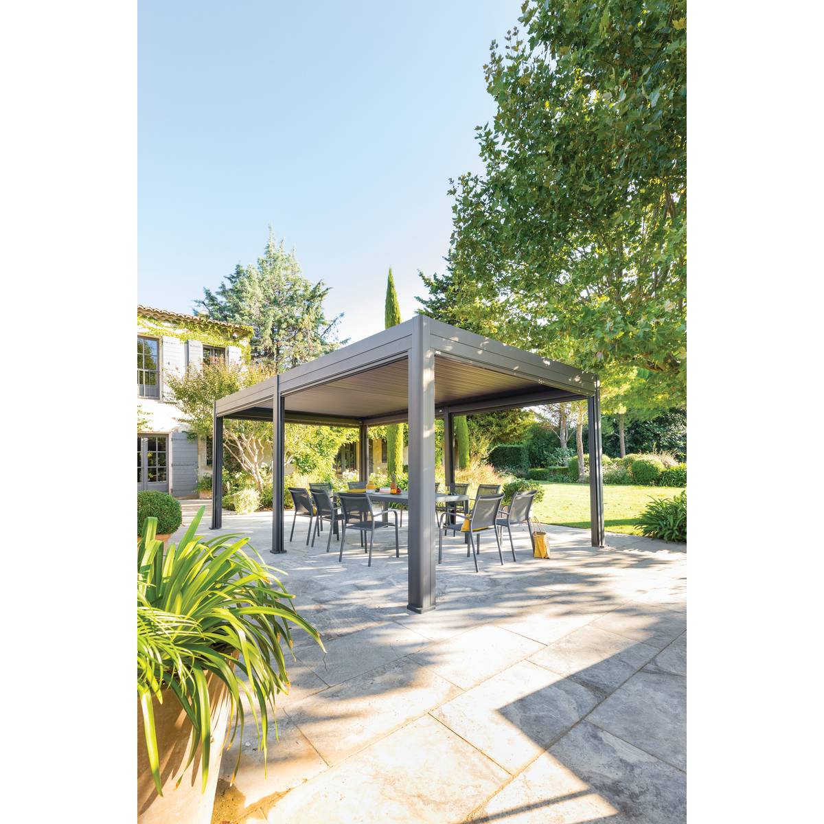 Pergola bioclimatique EVORA Graphite 6 x 3,6 m - Structure et lames doubles en aluminium Graphite
