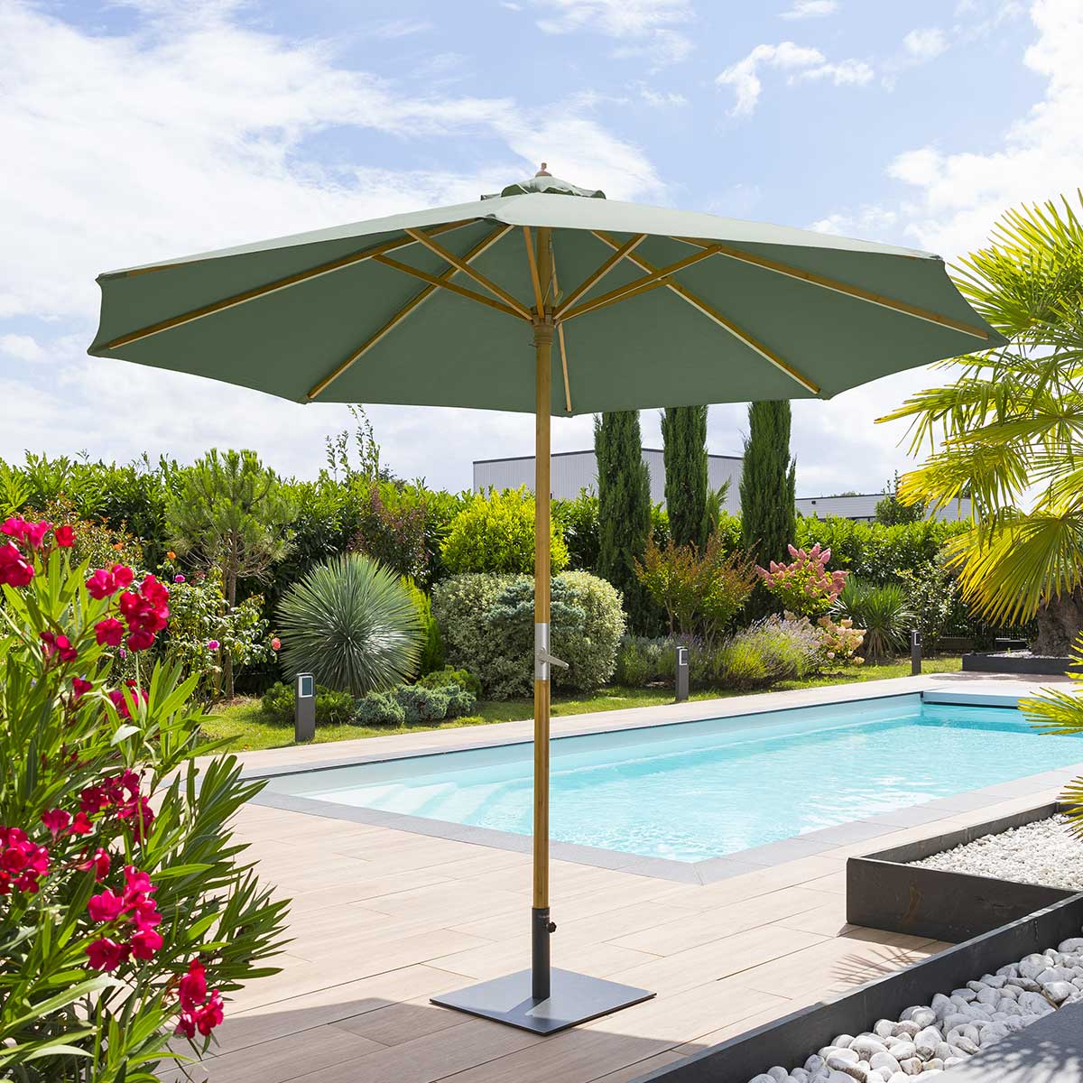 Parasol droit rond TINAEI Vert olive 3 m - Oléfine, Bambou certifié FSC® Vert olive