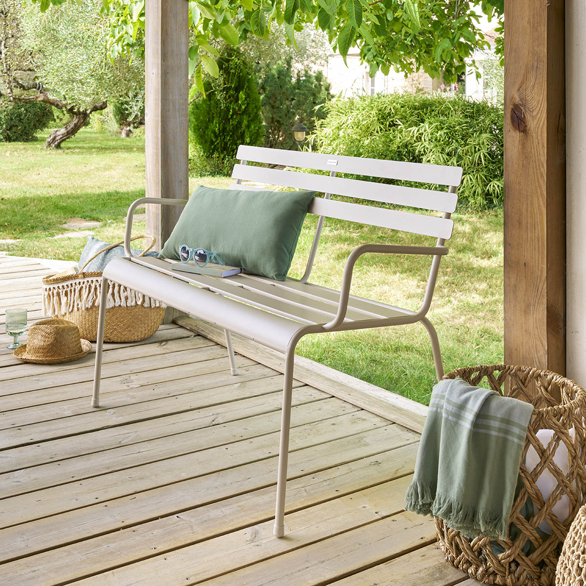 Banc de jardin GREENSBORO Argile 2 places - Acier traité époxy, Traitement antirouille renforcé Argile