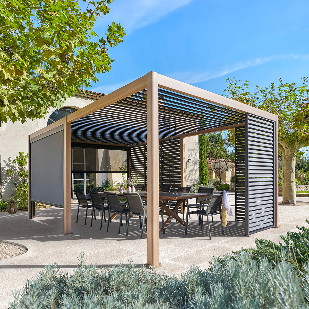 Pergola bioclimatique électrique EVORA Honey 6 x 3 m - Structure et lames doubles en aluminium Effet bois Honey
