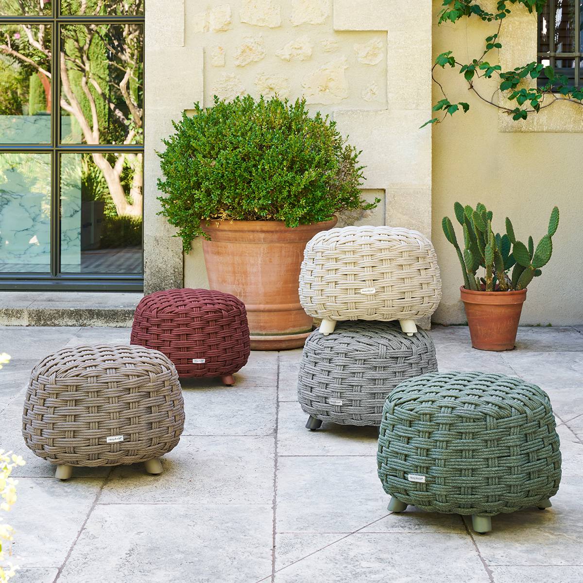 Pouf de jardin rond OBBAE Laurier 48,5 x 48,5 x 38 cm - Aluminium traité époxy, Polyester, Texaline Laurier