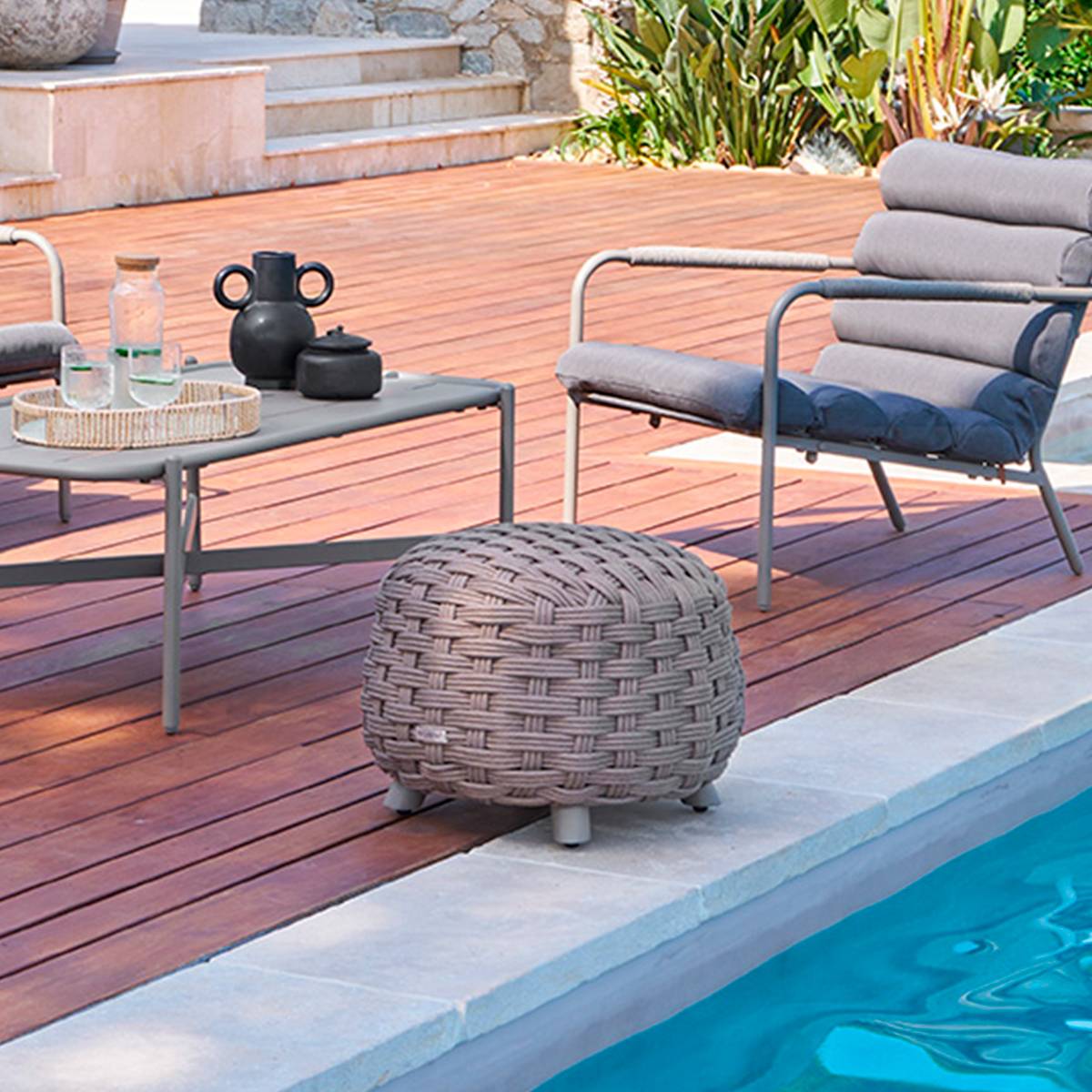 Pouf de jardin rond OBBAE Café 48,5 x 48,5 x 38 cm - Aluminium traité époxy, Polyester, Texaline Café