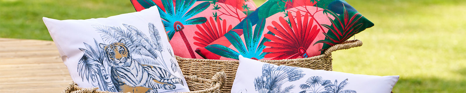 header-coussin-deco-exterieur