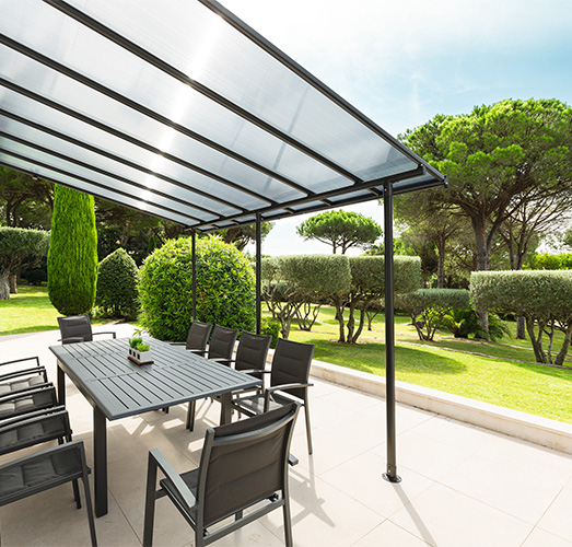 Pergola adoss&eacute;e 523x500 3