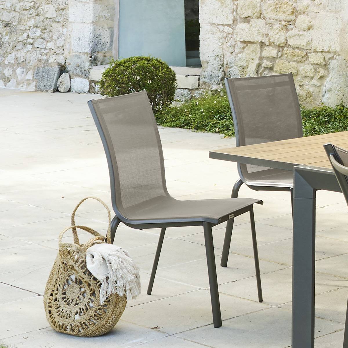 Sedia da giardino impilabile AXANT Wengé / Praline Alluminio trattato con epossidica, Texaline Wengé / Pralina
