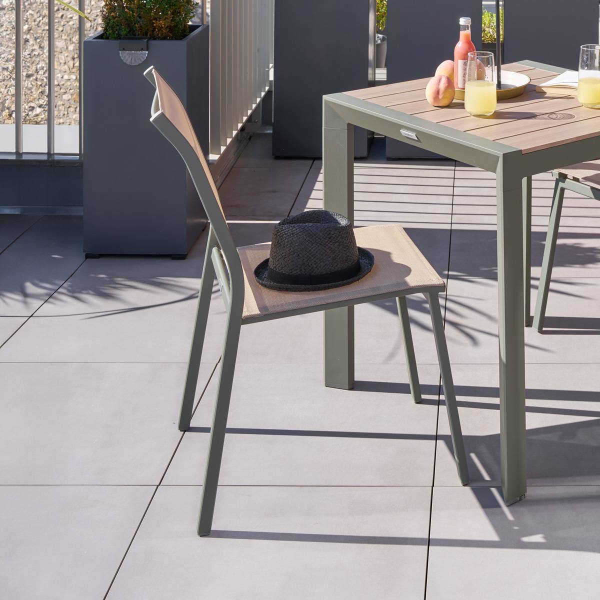 Sedia da giardino impilabile ESSENTIA Lino / Verde alloro Alluminio trattato con epossidica, Texaline Lino / Lauro