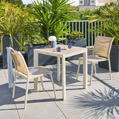 Tavolo da giardino ÉVASION Lino & Argilla + 2 sedie impilabili ESSENTIA 1 tavolo da giardino 2 posti e 2 sedie impilabili Lino / Argilla