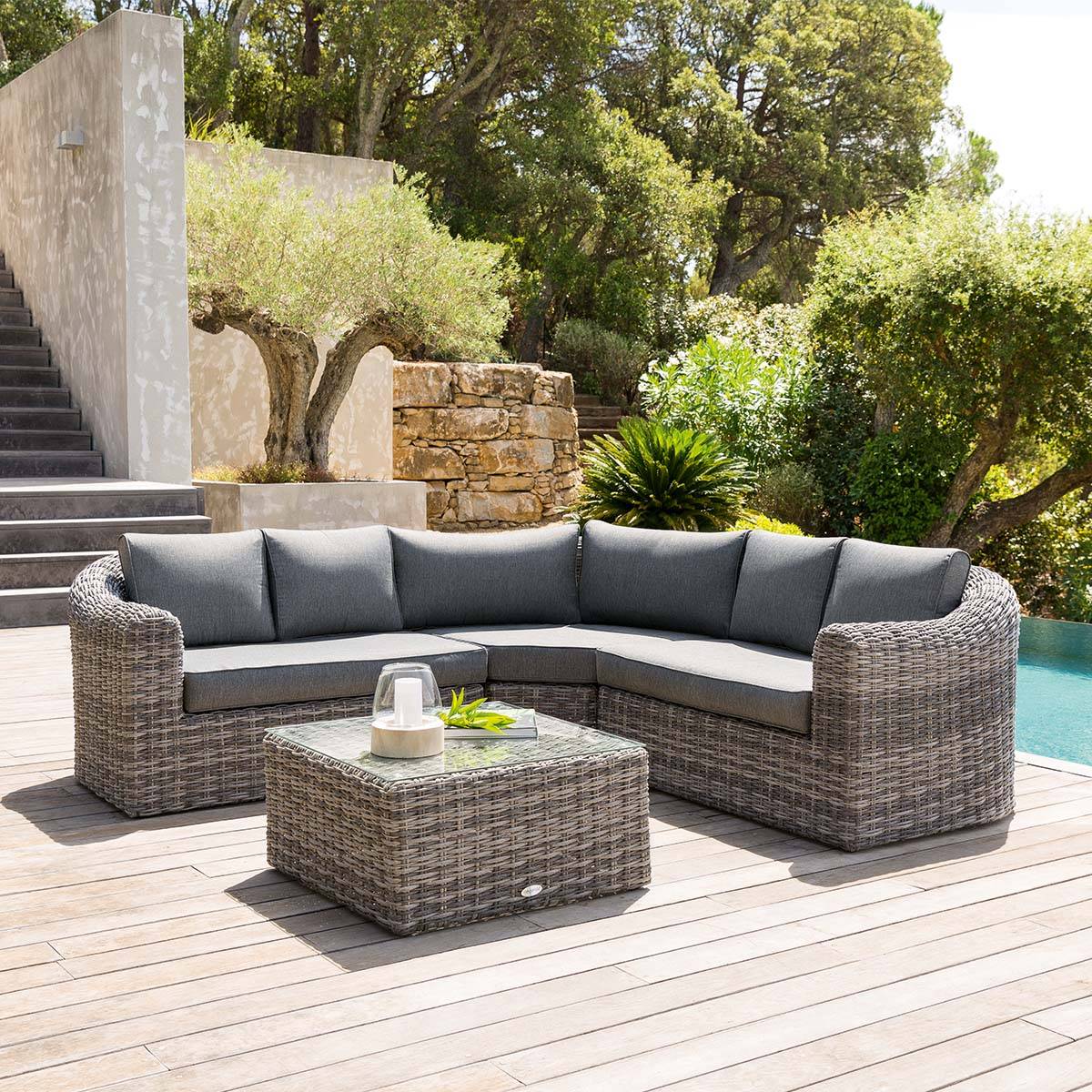 Conjunto de jardim com sofá de canto MOORÉA Terra de sombra 5 lugares - Alumínio tratado com epóxi, Resina sintética entrançada, Poliéster Terra de sombra