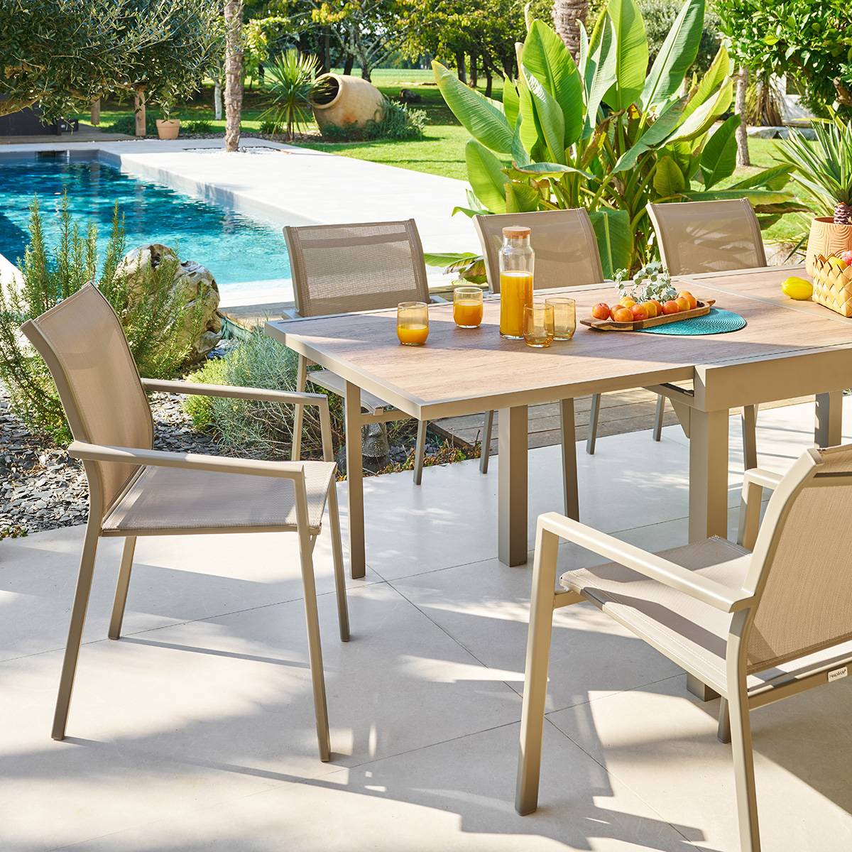 Mesa de jardim retangular extensível PIAZZA Trufa / Café 10 lugares - Alumínio tratado com epóxi, Vidro temperado Trufa / Café