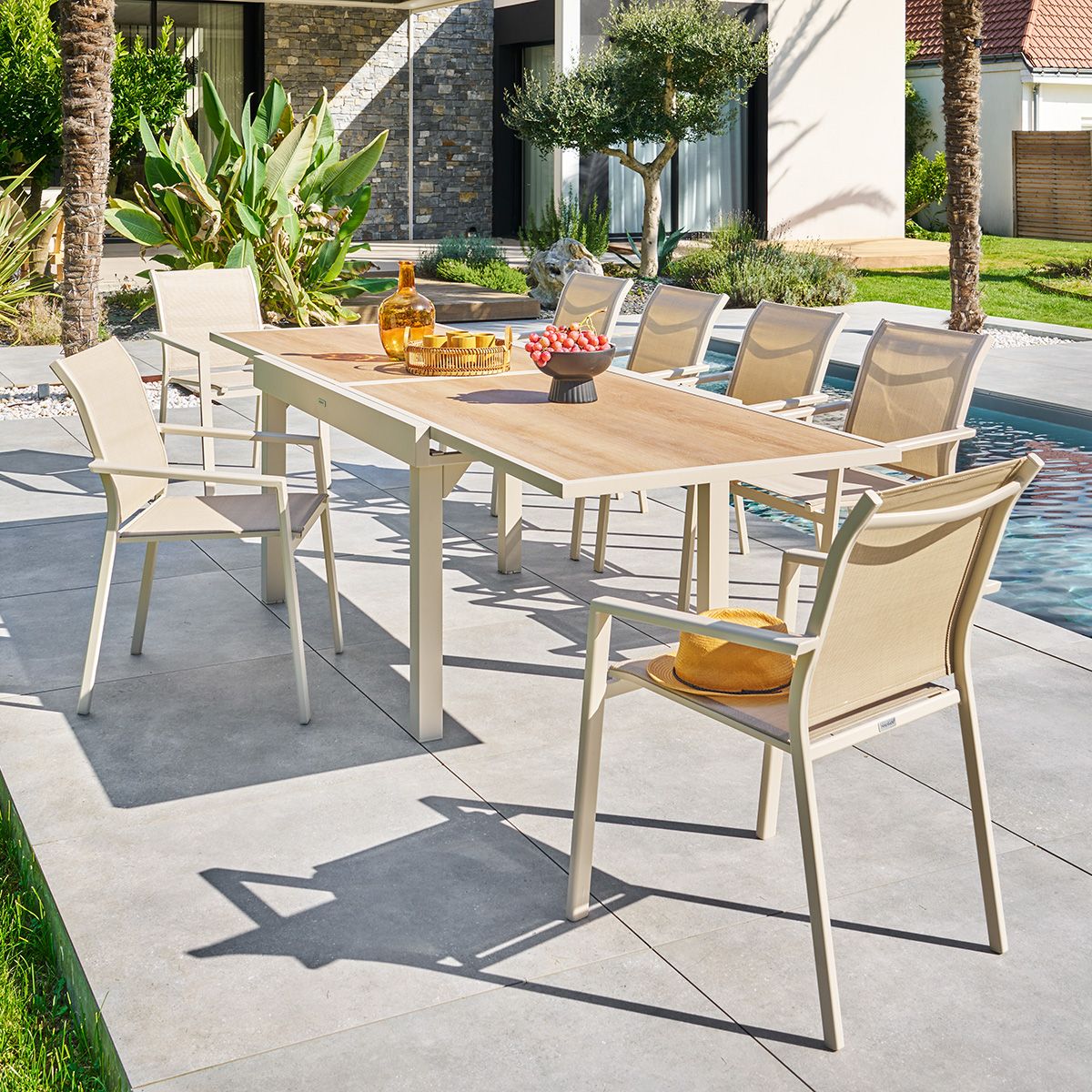 Conjunto de mesa de jardim extensível PIAZZA + 12 poltronas ESSENTIA Espelta & Argila 12 lugares - Alumínio tratado com epóxi, Vidro temperado Espelta / Argila